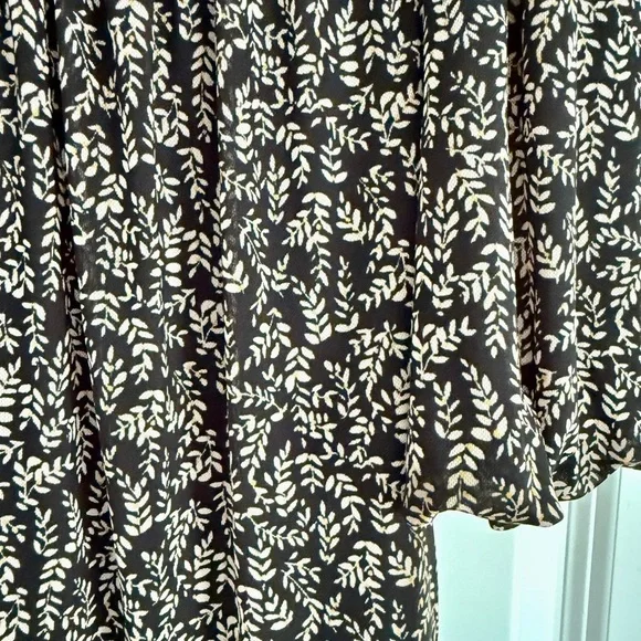 🖤 NEVER WORN! Evereve Black and White Floral Bella Blouse - Picture 2 of 5